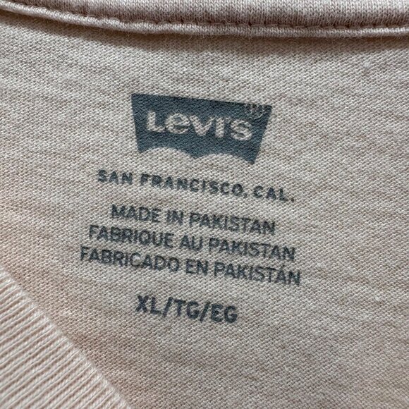Levis Pink Graphic T-Shirt XL Red Logo Spell Out - Picture 2 of 5